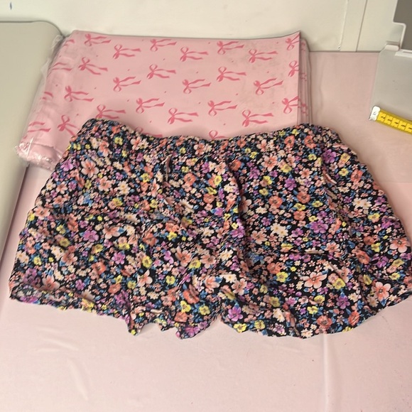 Floral Print Shorts - Picture 4 of 5